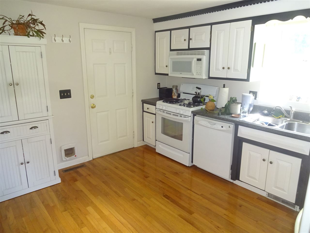 101 Lund Road Nashua, NH 03060 - Photo 14 of 30