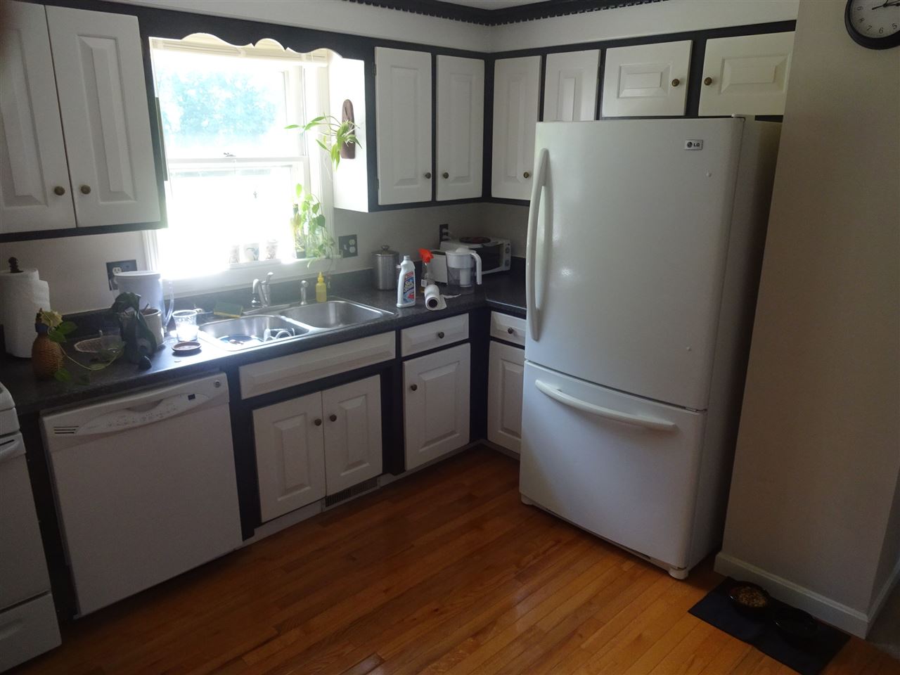 101 Lund Road Nashua, NH 03060 - Photo 15 of 30