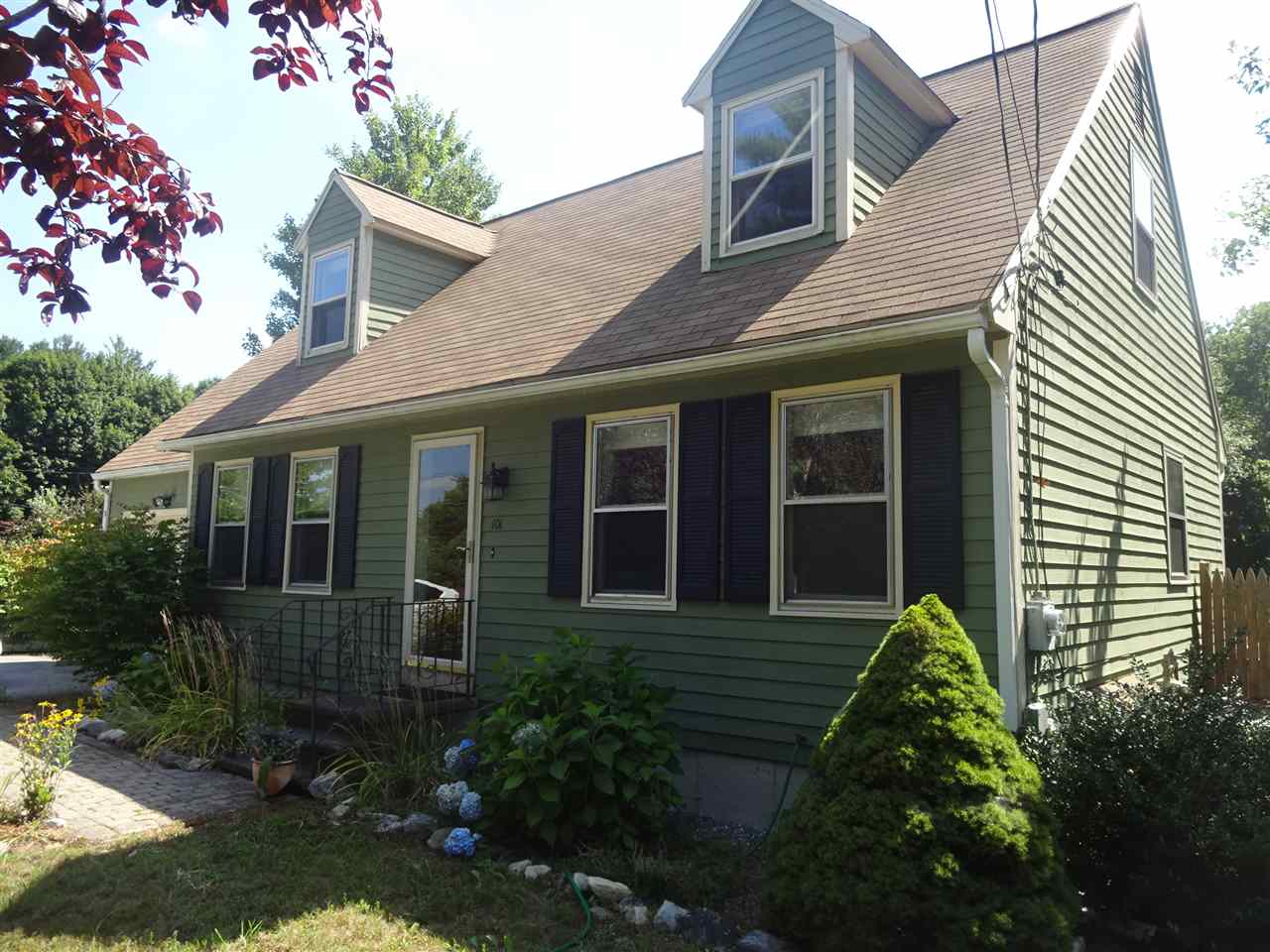 101 Lund Road Nashua, NH 03060 - Photo 3 of 30