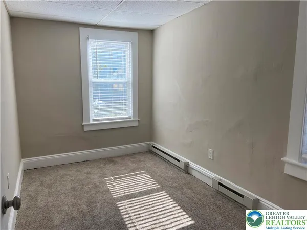 $1,800 | 810 Pine Street, Easton, PA 18042