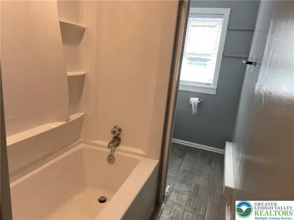 $1,800 | 810 Pine Street, Easton, PA 18042