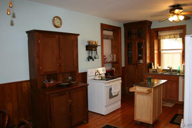 5318 Vera Cruz Road South Emmaus, PA 18049 - Photo 6 of 26 Gallery Image 6