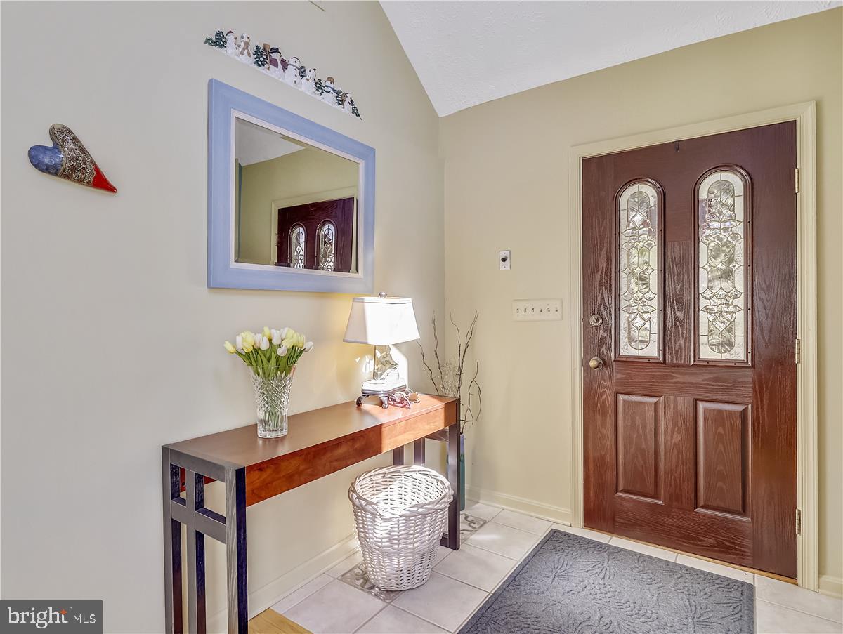 732 Powhatan Beach Road Pasadena, MD 21122 - Photo 8 of 52 Entry