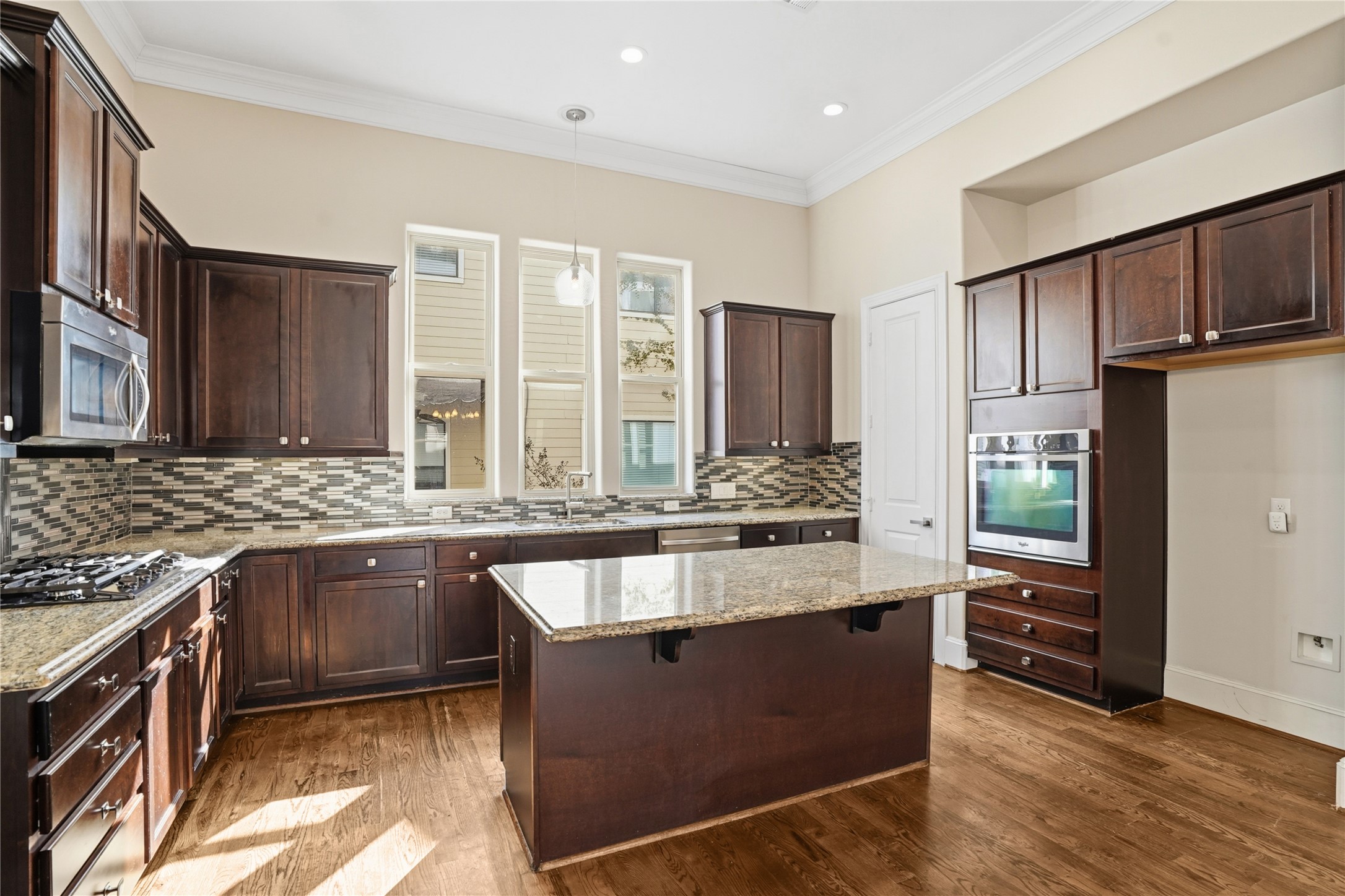2843 Rusk Street Houston, TX 77003 - Photo 9 of 32 kitchen on 2nd floor