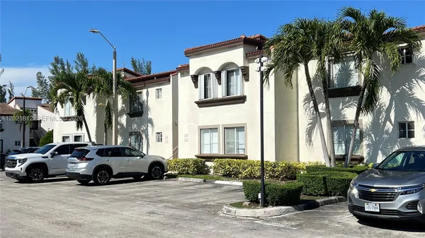 $2,500 | 1132 Northwest 125th Path, Unit 204, Miami, FL 33182