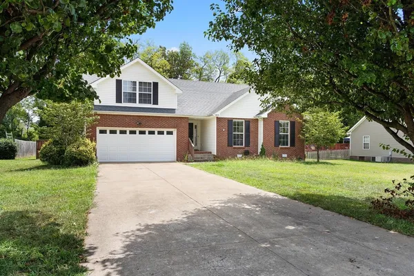 $1,800 | 3868 Benjamin Drive, Clarksville, TN 37040