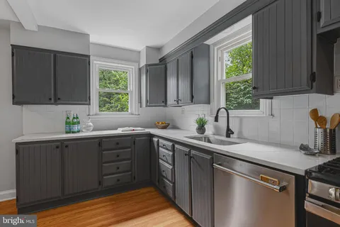 $1,095,000 | 625 South Quincy Street, Arlington, VA 22204
