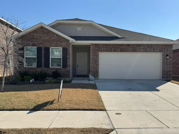 $2,325 | 1517 Escondido Drive, Fort Worth, TX 76052