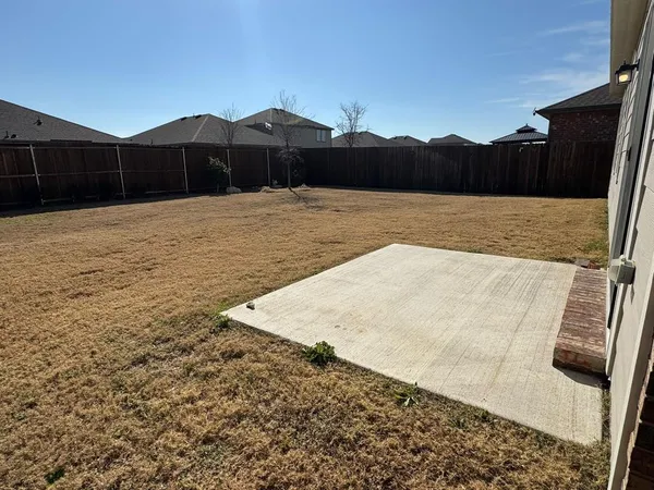 $2,325 | 1517 Escondido Drive, Fort Worth, TX 76052