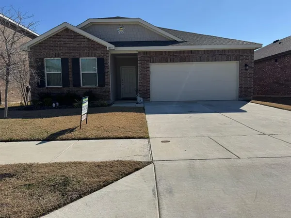$2,325 | 1517 Escondido Drive, Fort Worth, TX 76052