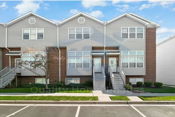 $175,900 | 12517 Meadow Lane, Unit 5, Blue Island, IL 60406