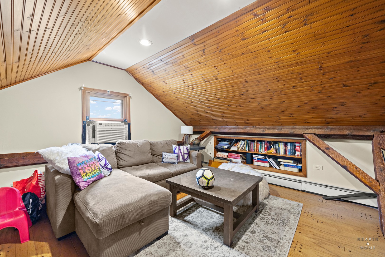 99 Lee Road Northbrook, IL 60062 - Photo 37 of 57 a living room with furniture and book shelf