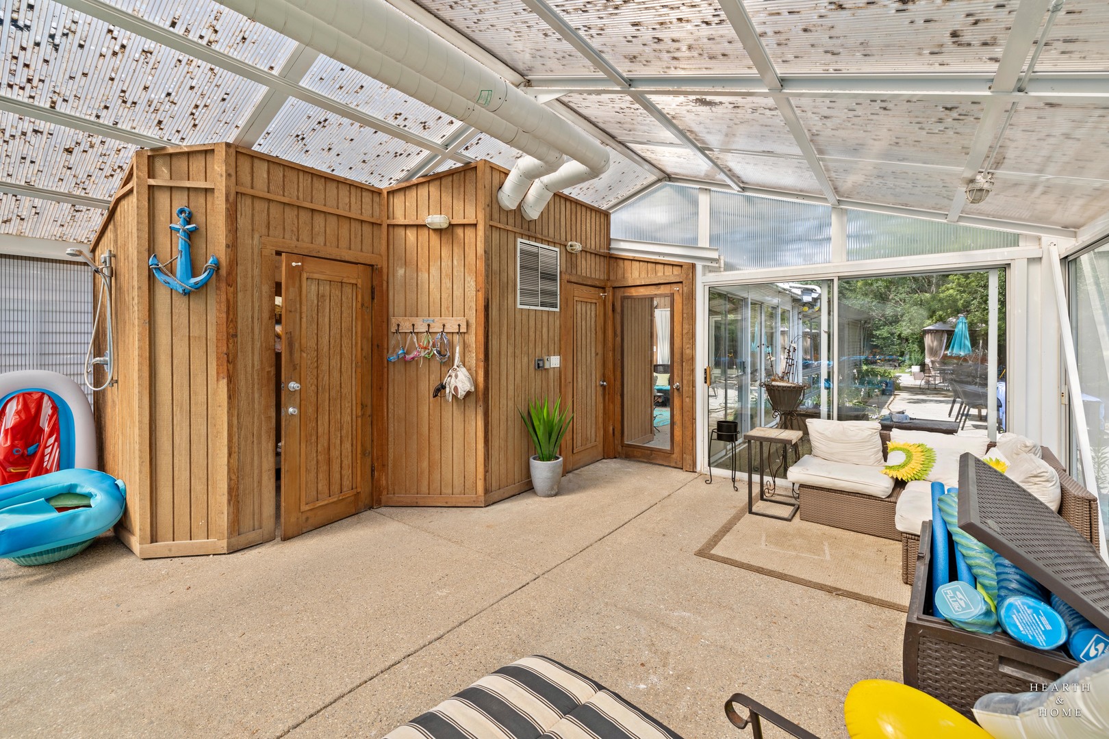 99 Lee Road Northbrook, IL 60062 - Photo 42 of 57 a balcony with table and chairs