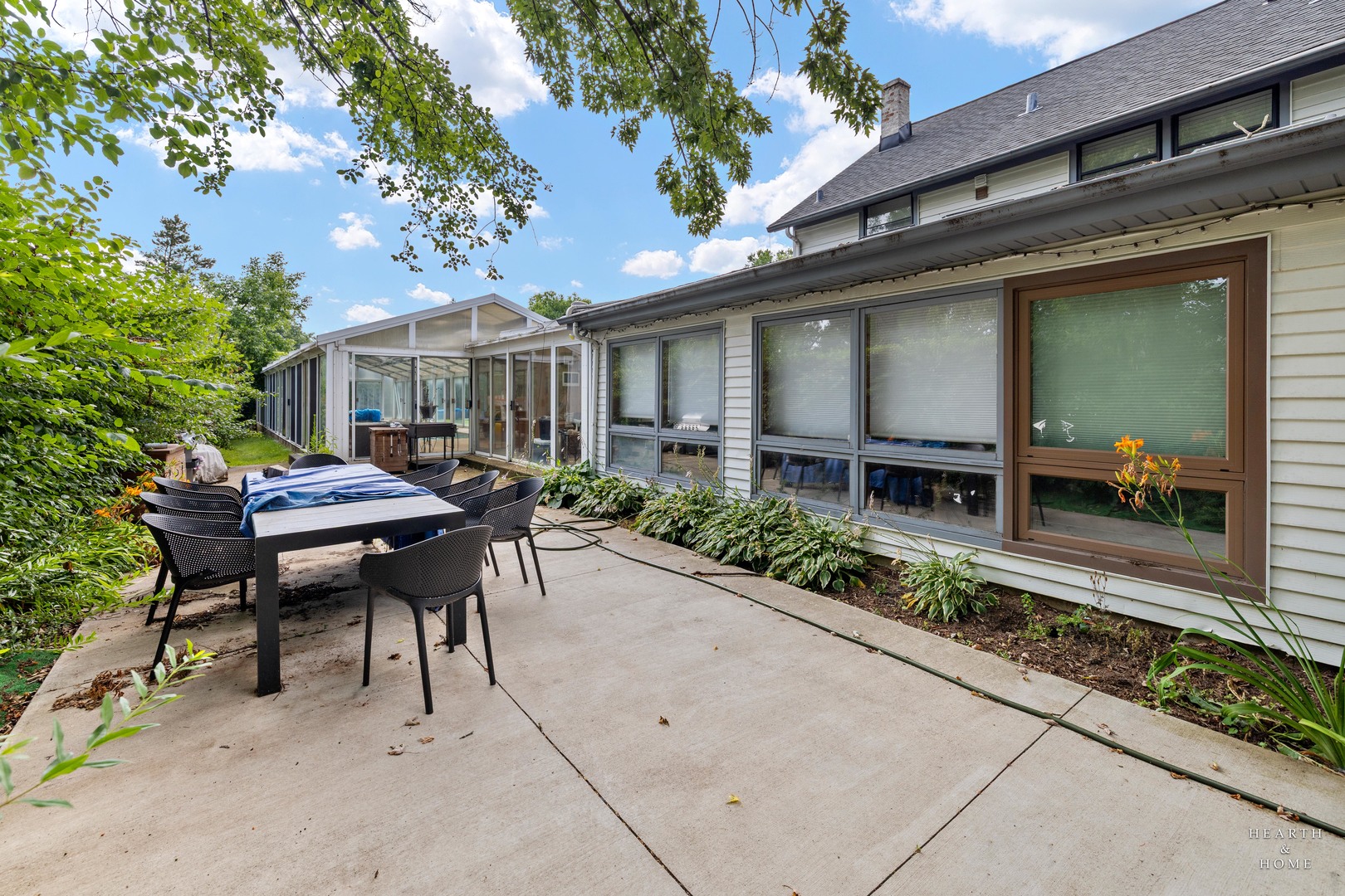 99 Lee Road Northbrook, IL 60062 - Photo 47 of 57 a view of a house with backyard and sitting area