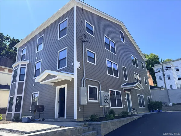$2,900 | 133 North Miller Street, Unit 1A, Newburgh, NY 12550
