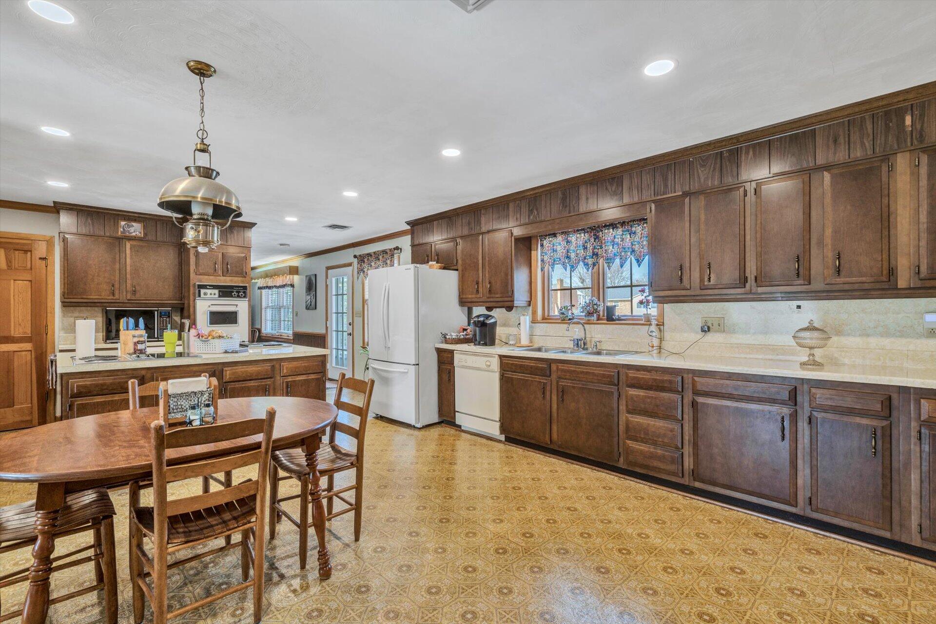 6540 Brookfield Road Roanoke, VA 24019 - Photo 15 of 66 15-032120220006