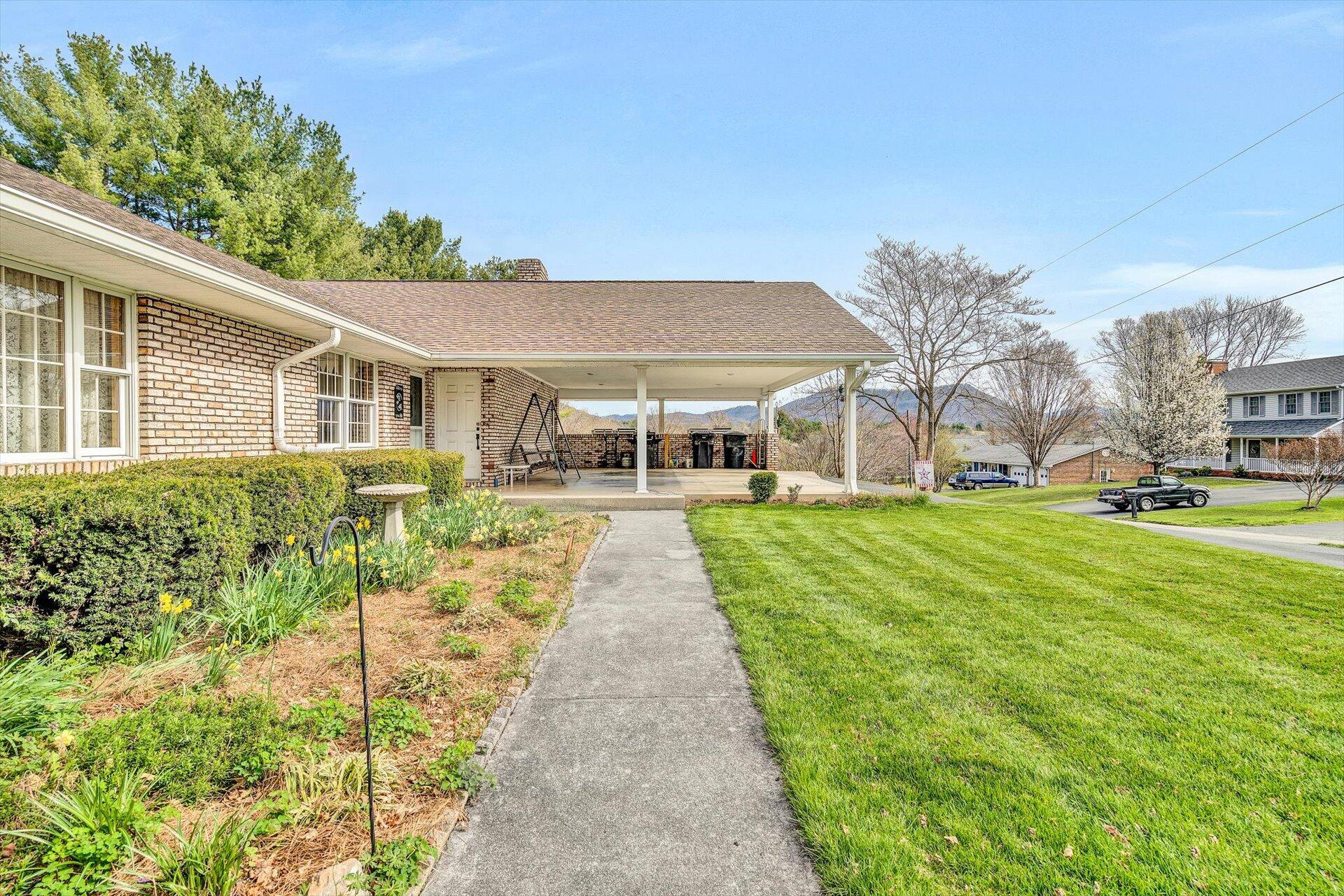 6540 Brookfield Road Roanoke, VA 24019 - Photo 5 of 66 05-032120220050