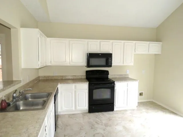 $2,700 | 2240 Arbor Creek Drive, Carrollton, TX 75010