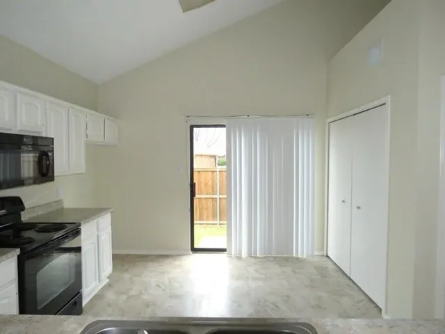 $2,700 | 2240 Arbor Creek Drive, Carrollton, TX 75010