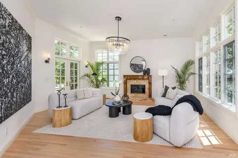 $4,990,000 | 2 Woodland Place, Kentfield, CA 94904