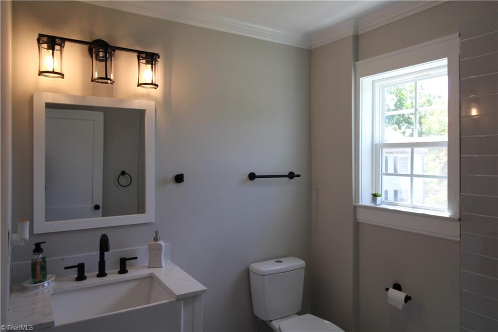 923 South Hawthorne Road Winston-Salem, NC 27103 - Photo 19 of 39