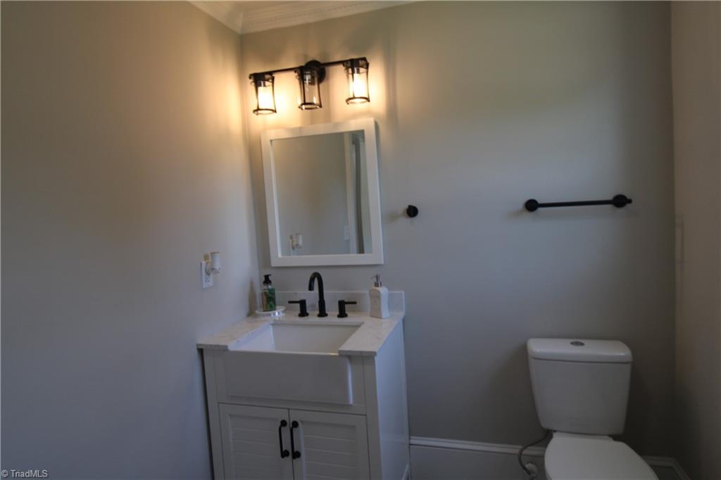 923 South Hawthorne Road Winston-Salem, NC 27103 - Photo 20 of 39