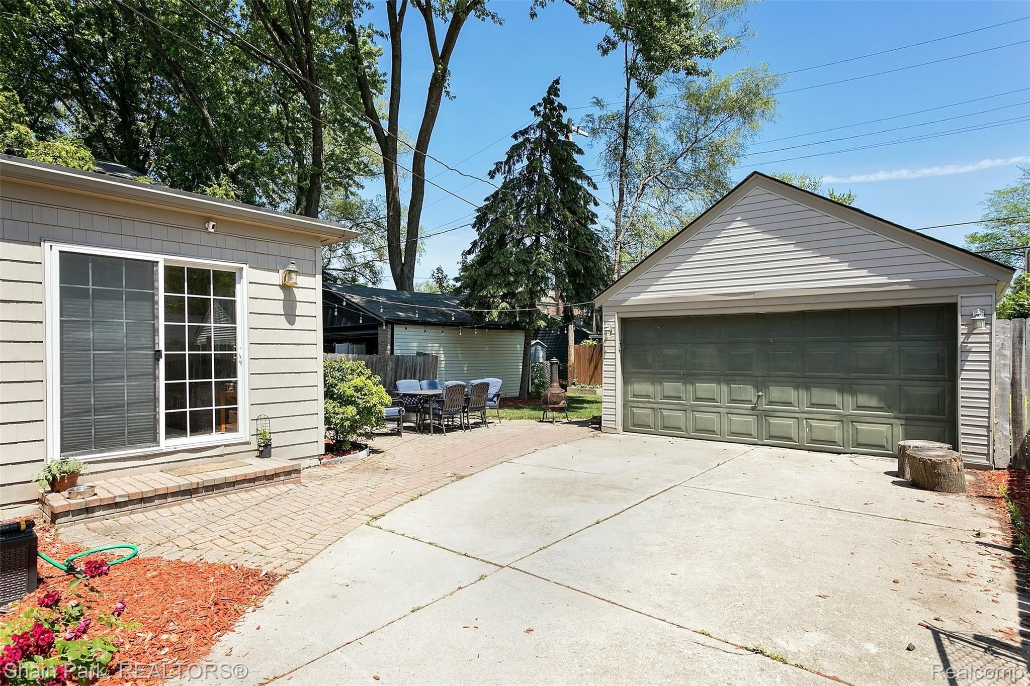 436 Lothrop Road Grosse Pointe, MI 48236 - Photo 32 of 35 Lothrop-32.jpg