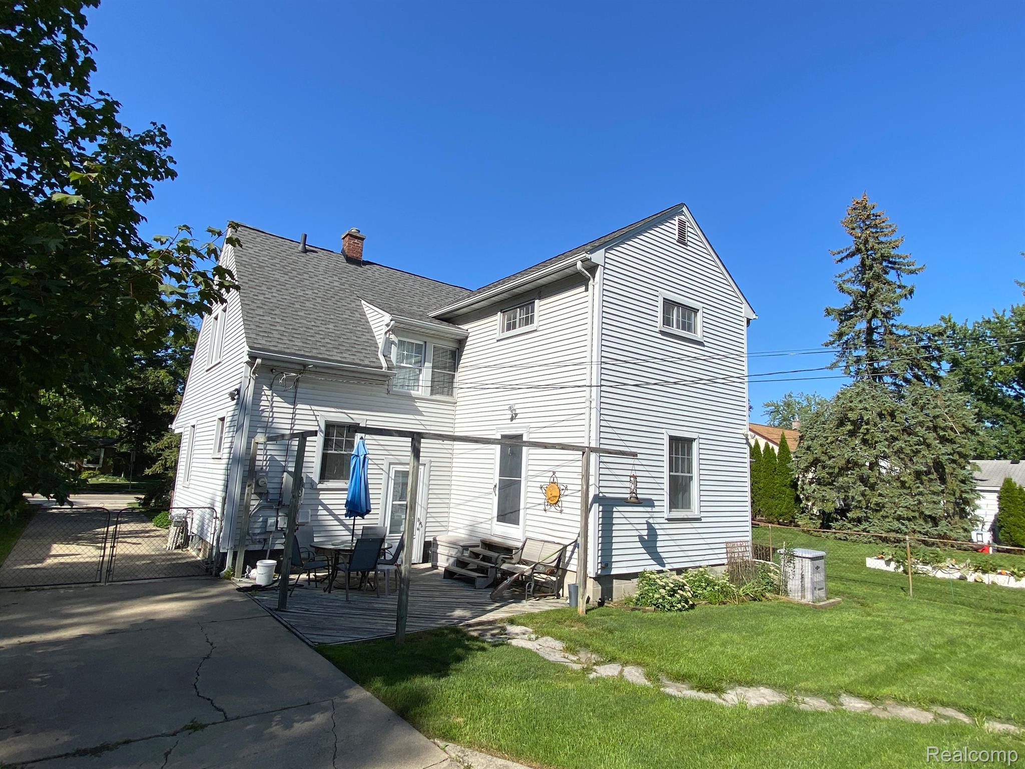 3323 Normandy Road Royal Oak, MI 48073 - Photo 4 of 26