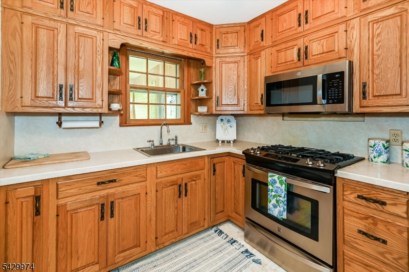111 Jackson Avenue Wayne, NJ 07470 - Photo 10 of 27
