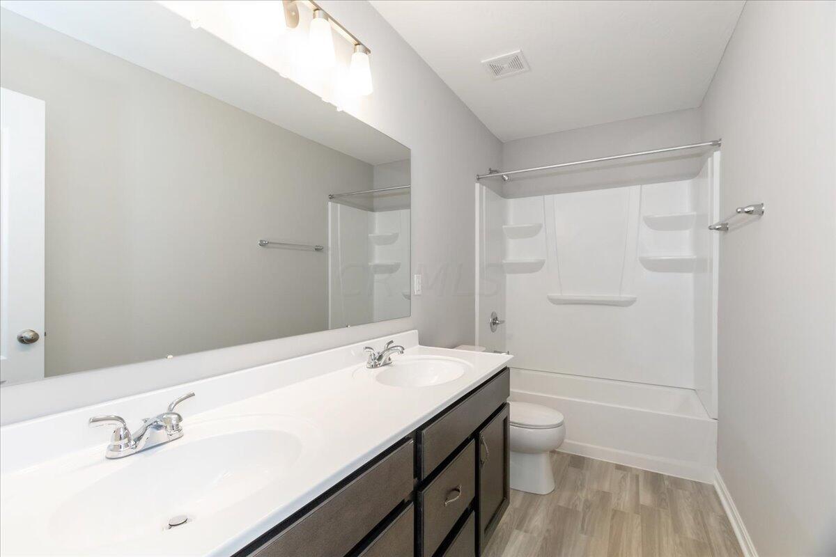 453 Randall Road Delaware, OH 43015 - Photo 29 of 37 29-Bathroom