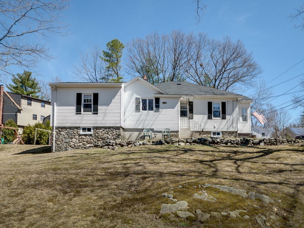 39 Ormonde Road Methuen, MA 01844 - Photo 4 of 26 Gallery Image 4