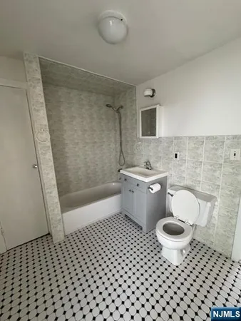 $1,650 | 614 River Drive, Unit 2, Garfield, NJ 07026