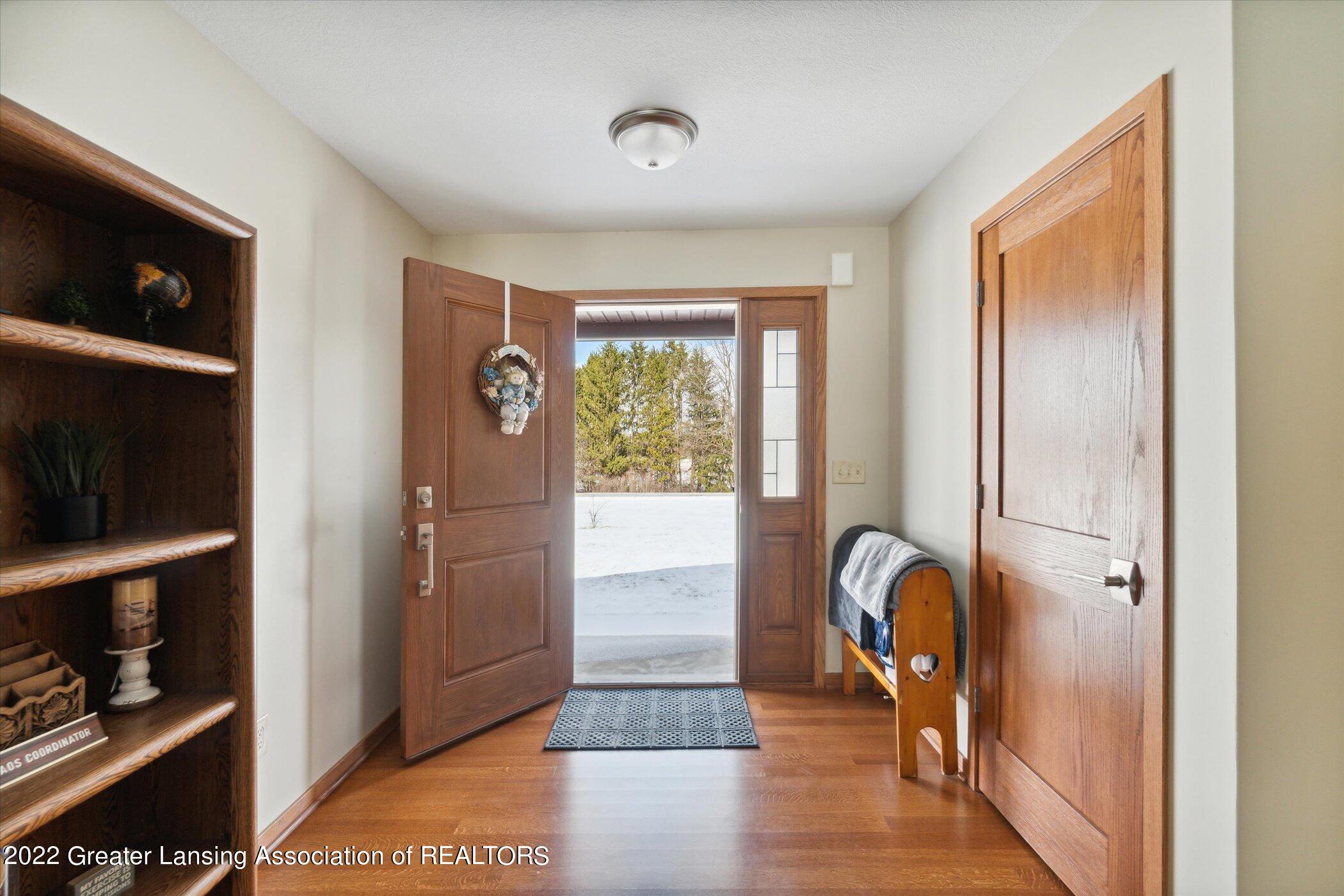 7855 West Howe Road Dewitt, MI 48820 - Photo 5 of 40 05-7855-W-Howe-Rd-DeWitt-MI-48820-Window