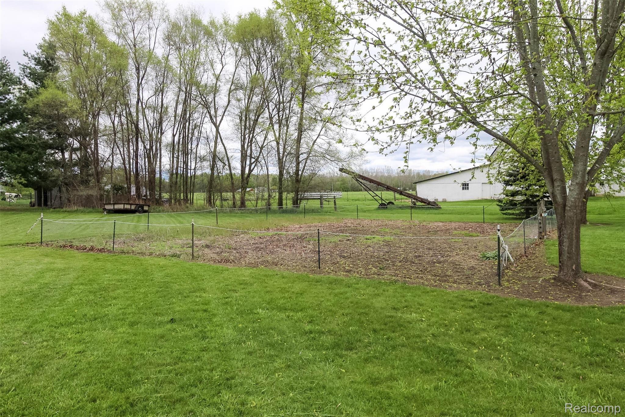 4960 Hogback Road Fowlerville, MI 48836 - Photo 33 of 39 47.jpg