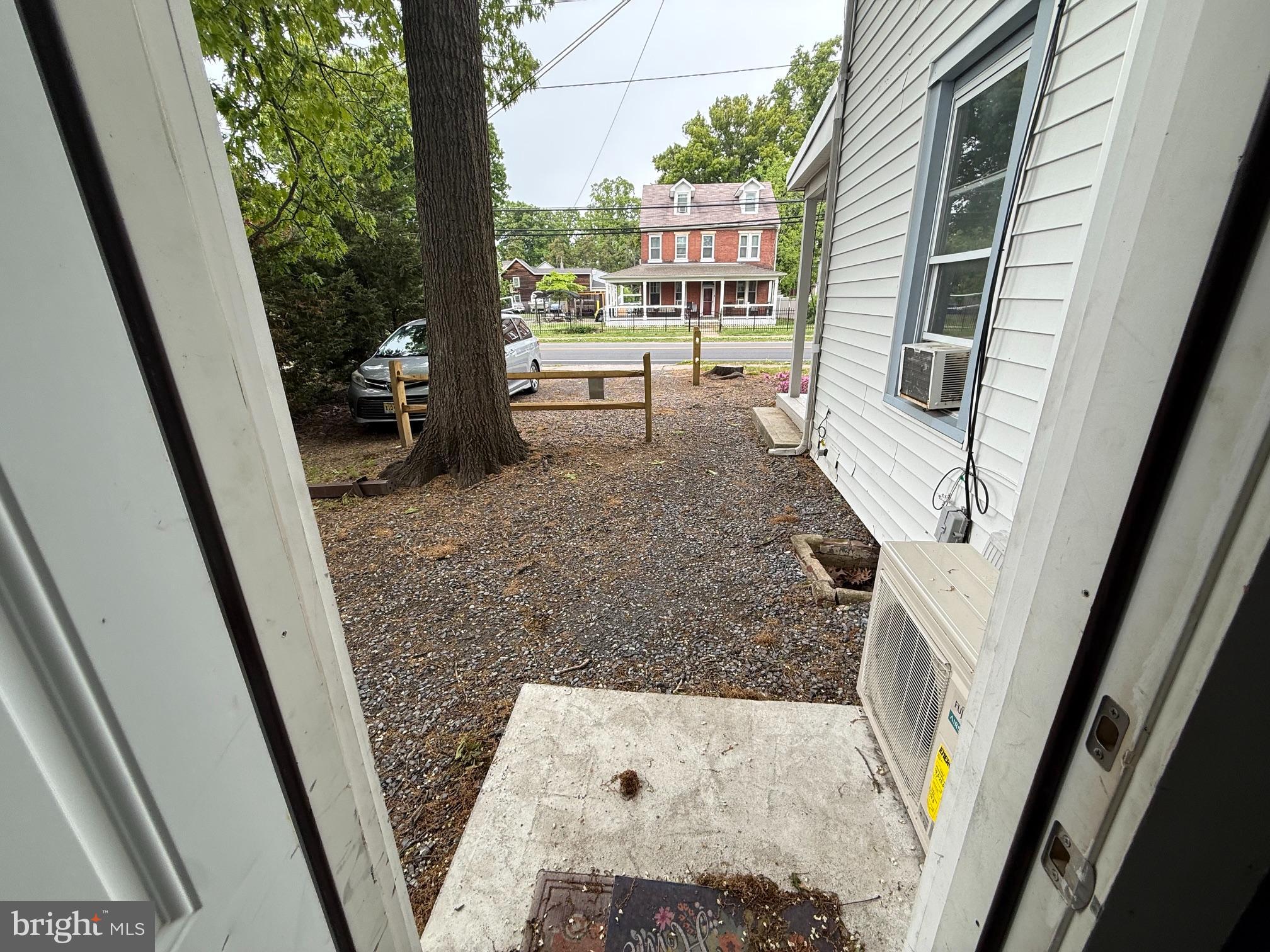 212 Warren Street, Unit 2 Beverly, NJ 08010 - Photo 32 of 33 Unit 2 Private Entrance and Side Yard