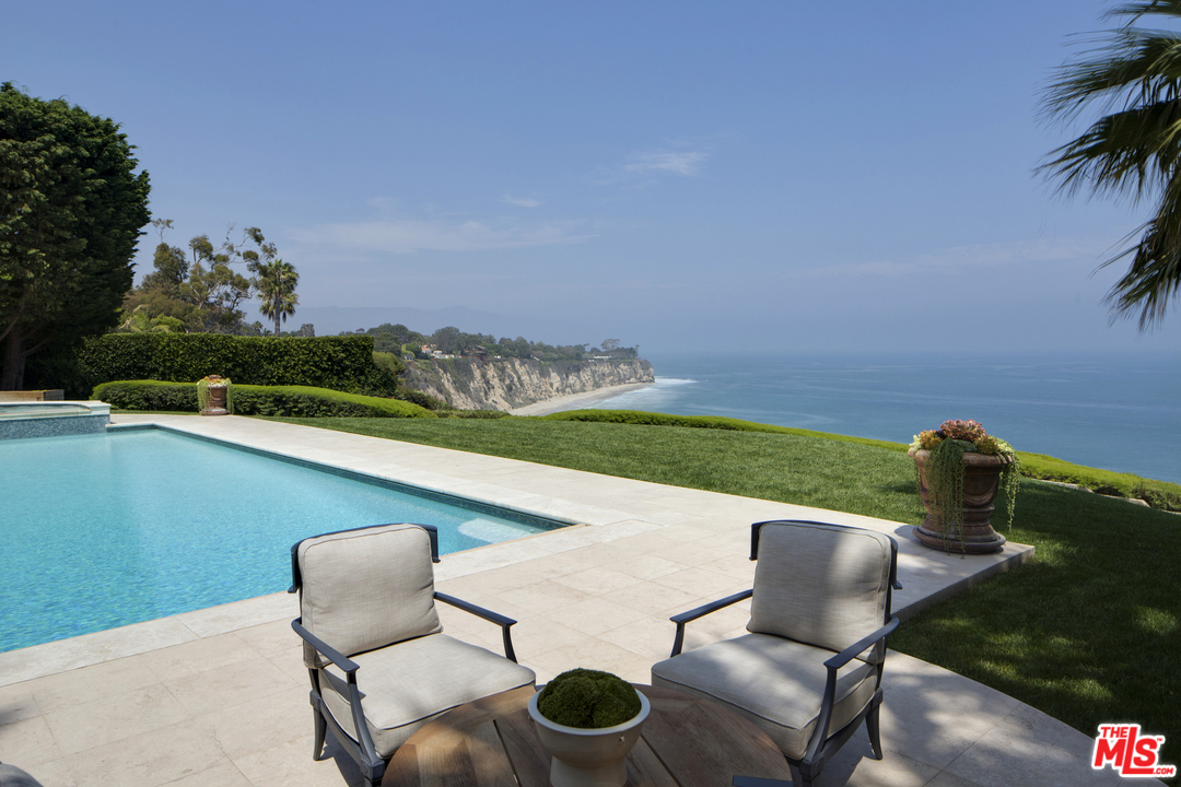 29208 Cliffside Drive Malibu, CA 90265 - Photo 19 of 21