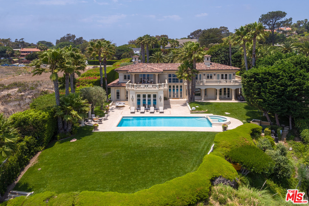 29208 Cliffside Drive Malibu, CA 90265 - Photo 20 of 21