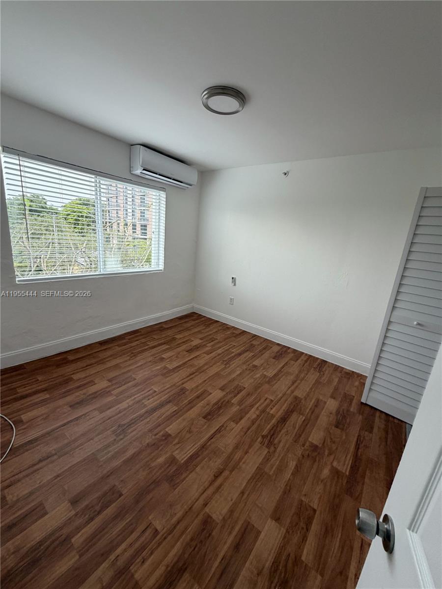 542 Northwest 8th Street, Unit 13 Miami, FL 33136 - Photo 4 of 9