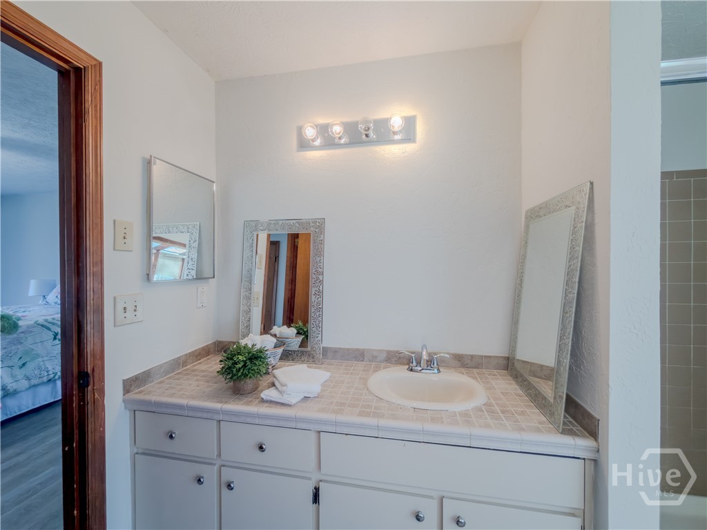 3053 Pointe Court Snellville, GA 30039 - Photo 6 of 47