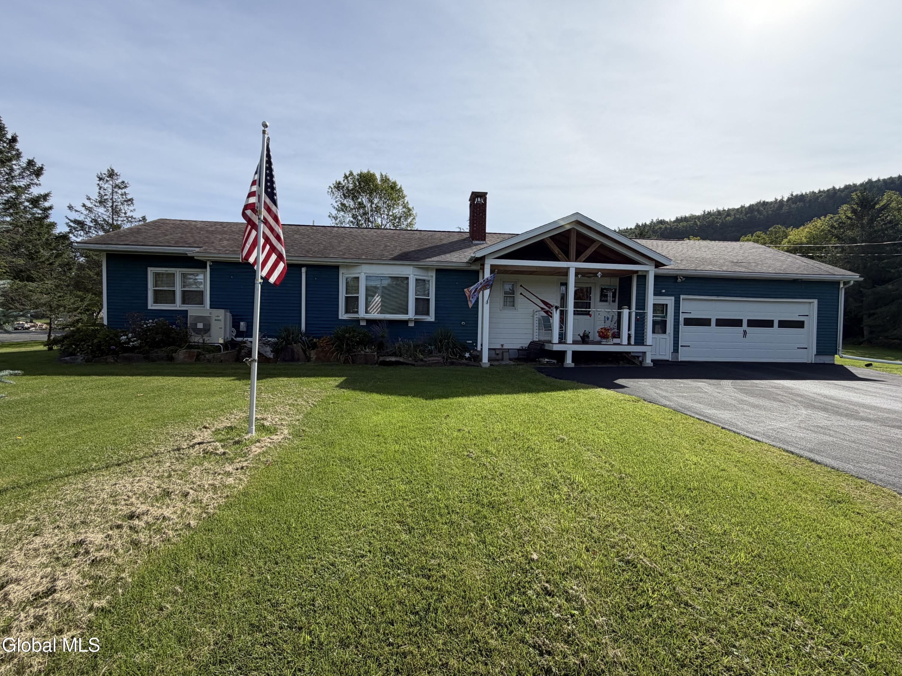 31 Black Point Road, Unit 2 Ticonderoga, NY 12883 - Photo 3 of 33 d14ffb55-5be2-4aa0-aa08-bf8333f2a1cf