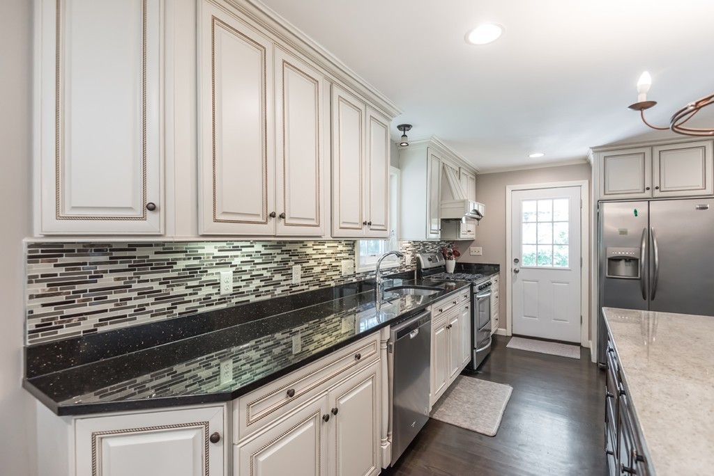 56 Prospect Road Andover, MA 01810 - Photo 12 of 30 Gallery Image 12