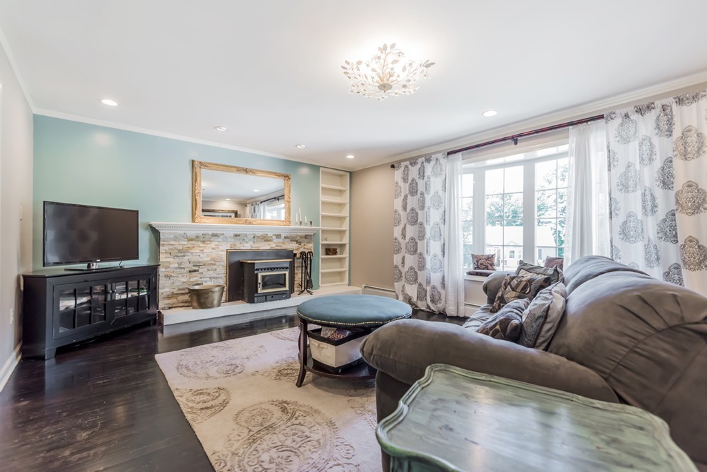 56 Prospect Road Andover, MA 01810 - Photo 4 of 30 Gallery Image 4