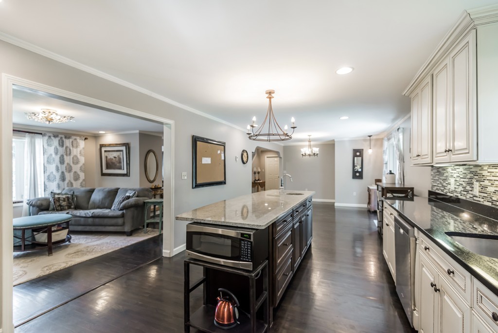 56 Prospect Road Andover, MA 01810 - Photo 8 of 30 Gallery Image 8