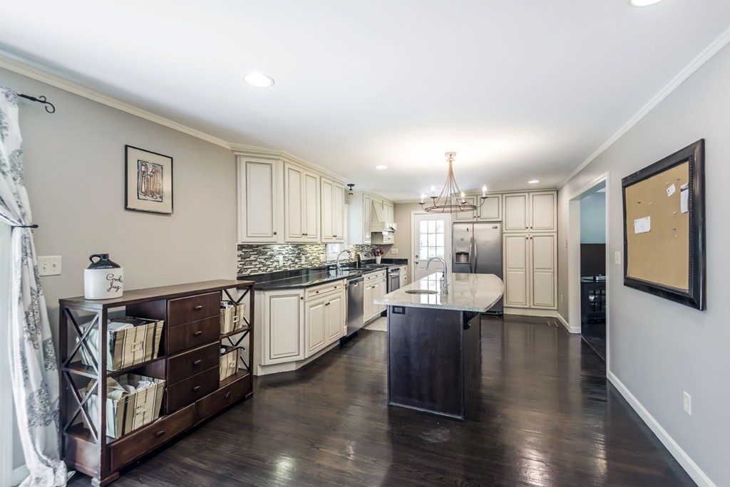 56 Prospect Road Andover, MA 01810 - Photo 9 of 30 Gallery Image 9