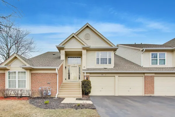 $339,000 | 422 Cromwell Circle, Unit 2, Bartlett, IL 60103