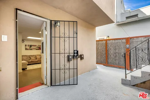 $2,790,000 | 1226 Chelsea Avenue, Santa Monica, CA 90404