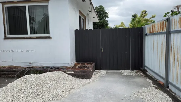 $2,000 | 2440 Northwest 99th Street, Unit A, Miami, FL 33147