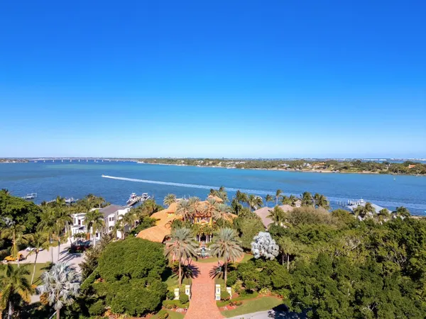 $9,950,000 | 4089 Southeast Old St Lucie Boulevard, Stuart, FL 34996