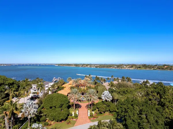 $9,950,000 | 4089 Southeast Old St Lucie Boulevard, Stuart, FL 34996