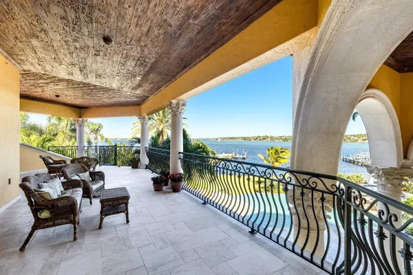 $9,950,000 | 4089 Southeast Old St Lucie Boulevard, Stuart, FL 34996